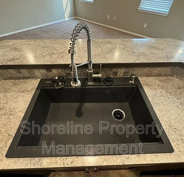 511 Diamond Lake St — Photo 69