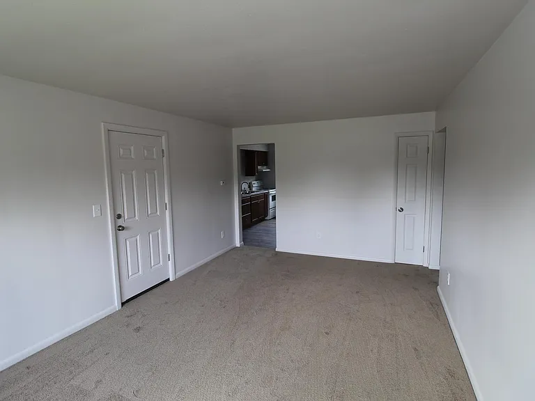 11125 Youngstown Pittsburgh Rd #4 — Photo 9