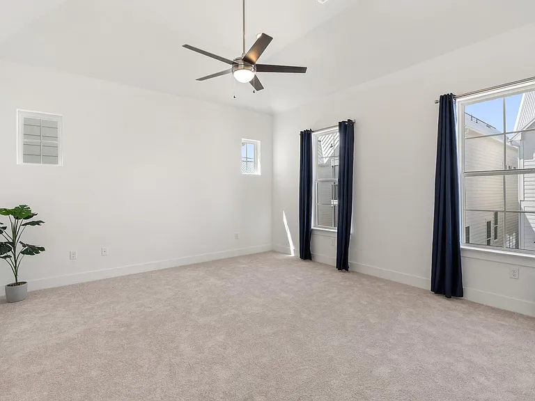 4503 Grassland Dr — Photo 12