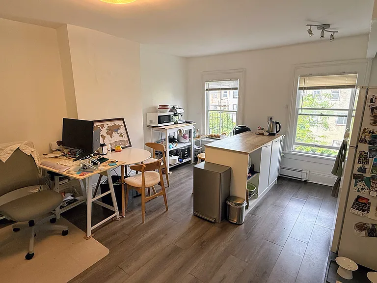 182 Carlton Ave #3 — Photo 2