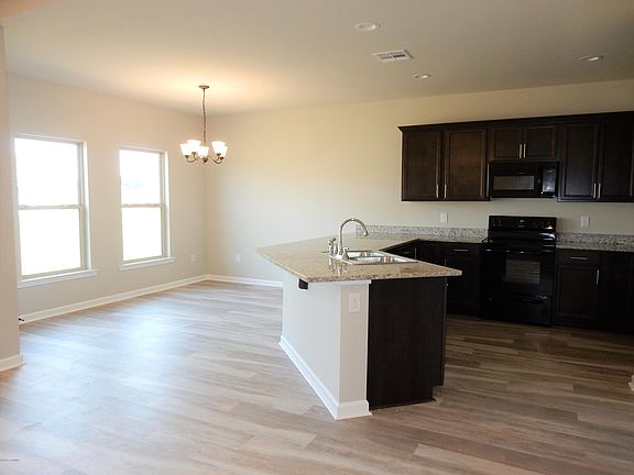 5th image of 112 Saint Bruno St