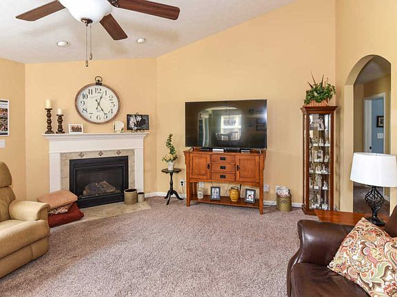 4th image of 2852 Needletail Dr