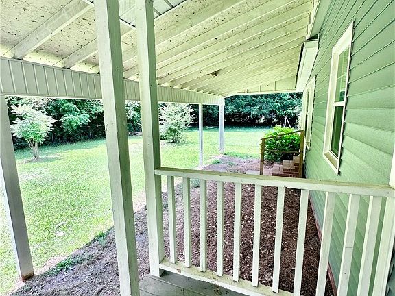 3rd image of 191 Railroad St