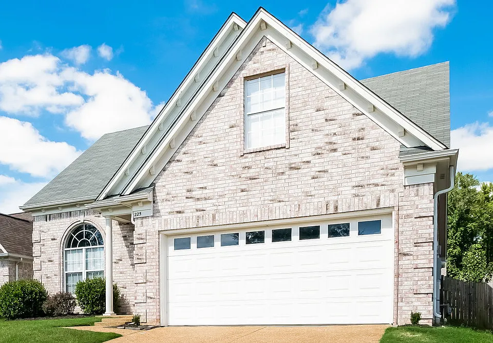 225 Magnolia Garden Ln