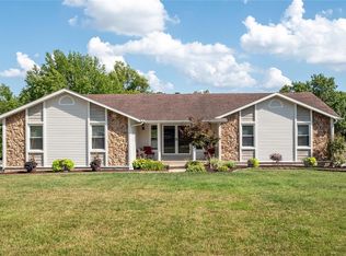 25 Blackstone Ct, Saint Charles, MO
