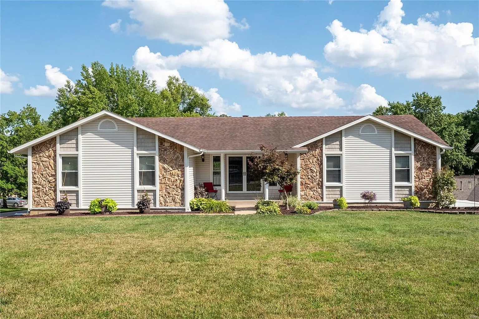 25 Blackstone Ct photo 1