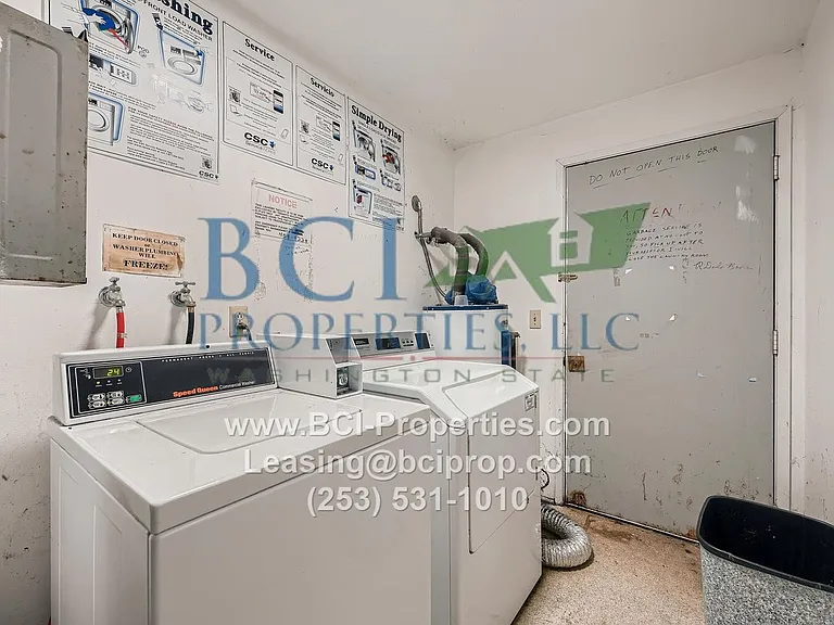 1122 Neil St NE — Photo 12