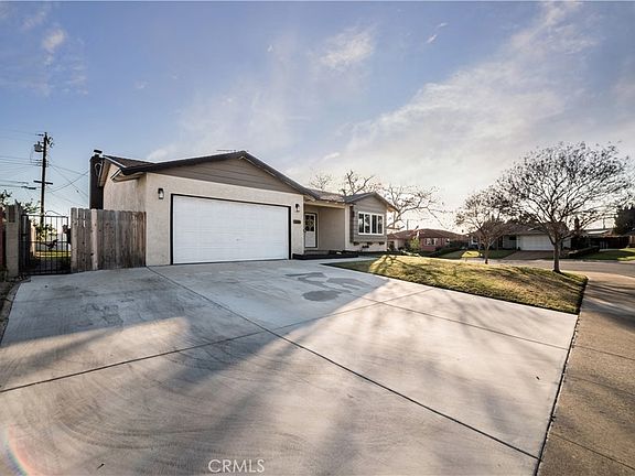 2nd image of 5555 Caroline St