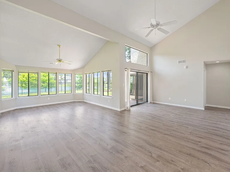 1219 Oakmont Dr — Photo 8