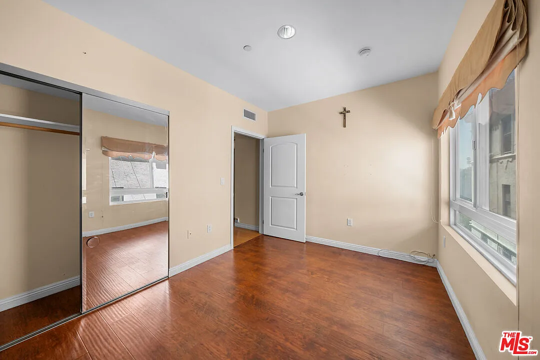 2 bed, 2.0 bath, 1010 sqft, $3,000 — Photo 3