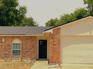 2305 Foxglen Ct, Fort Worth, TX 76131