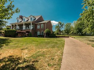 1106 Anderson Rd, Hendersonville, TN 37075