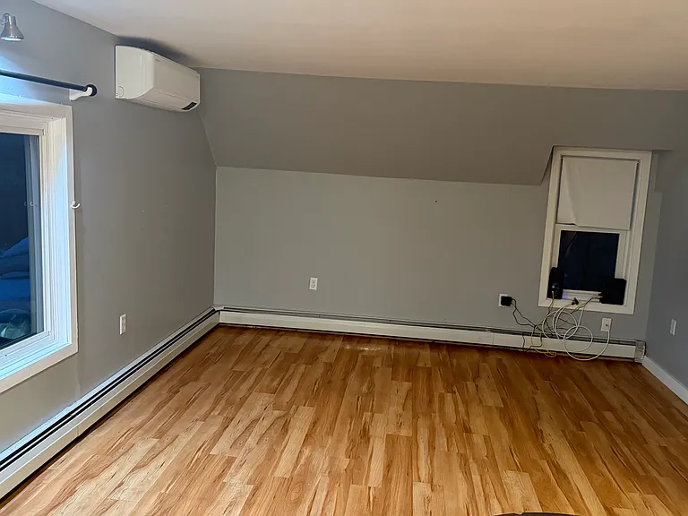 43 Warren Ave — Photo 3