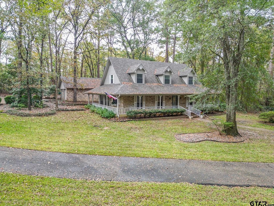 1st image of 3044 Great Oaks Cir