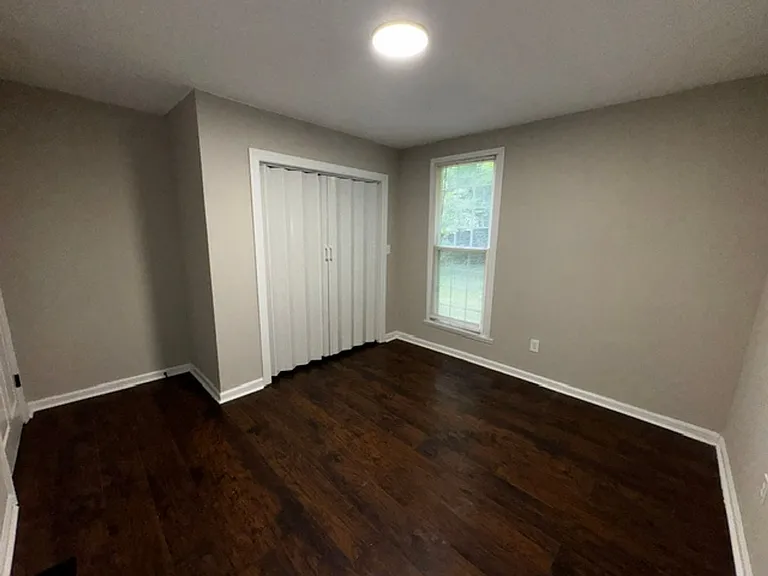 216 W Lee Ave — Photo 4