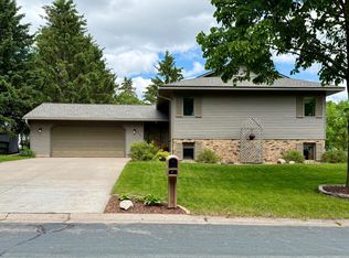 507 Pine Ridge Ter, River Falls, WI 54022