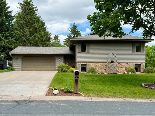 507 Pine Ridge Ter, River Falls, WI 54022