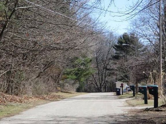 Exterior Neighborhood (street photo)