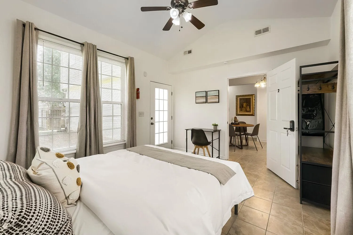 4 bed, 3.0 bath, 2479 sqft, $1,139 — Photo 3