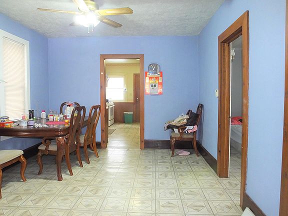 2nd image of 1310 Quarry Ave NW