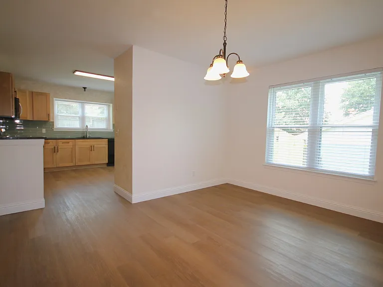 4631 Northpointe Cir — Photo 5