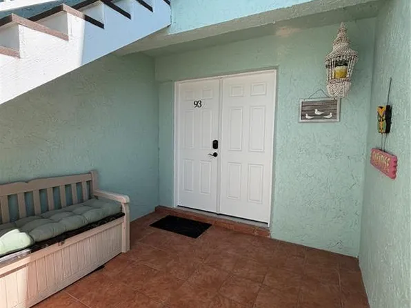 1 Windrush Blvd, Indian Rocks Beach, FL