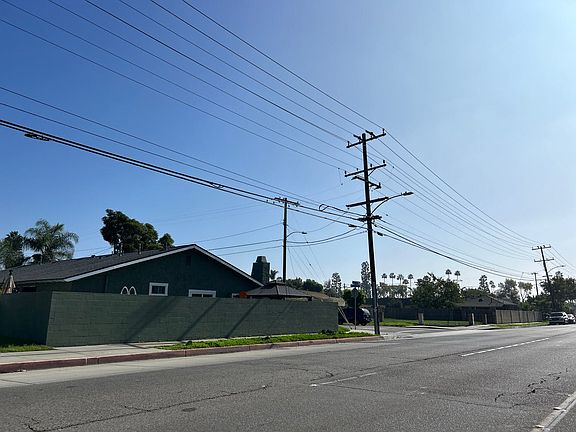 4th image of 1336-1336-12 Knott Ave