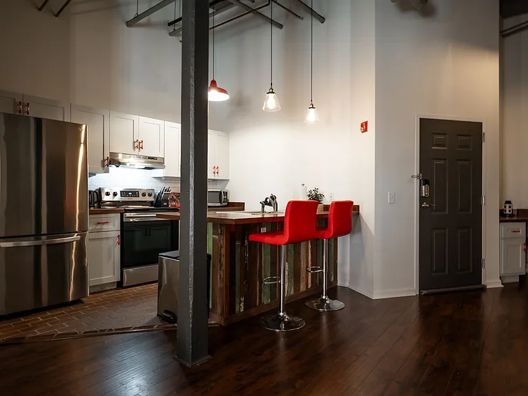 269 N Hull St #202 — Photo 3