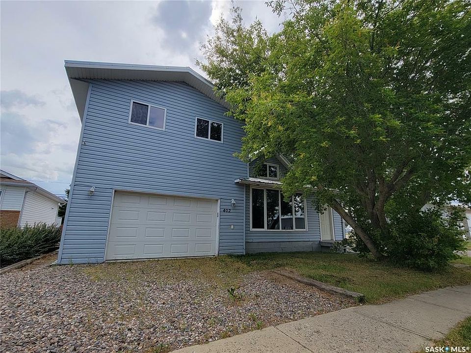 1st image of 402 2nd St E