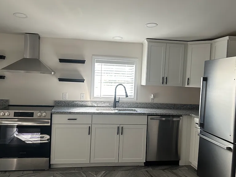 943 Cypress Gardens Rd — Photo 5