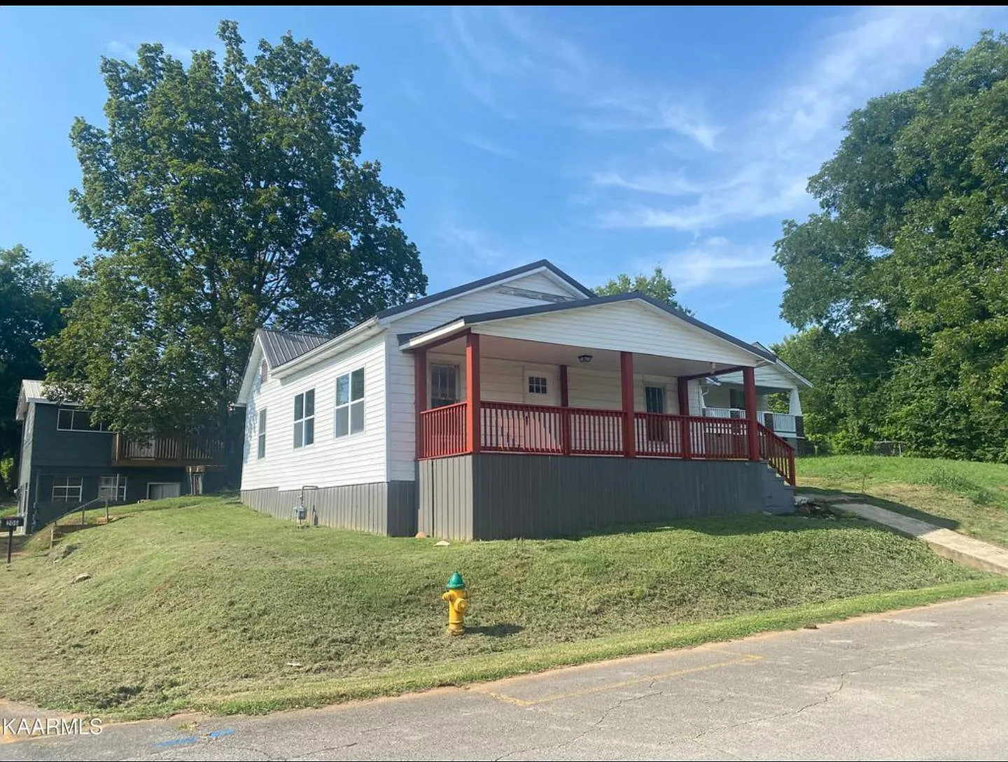 206 Ferry St — Photo 1