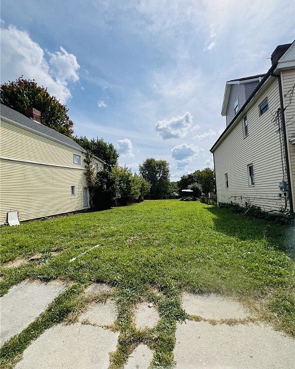 2nd image of 650 Addison St