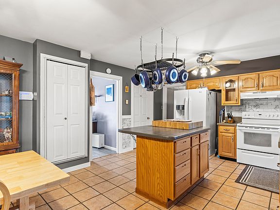 5th image of 505 Round Pond Rd