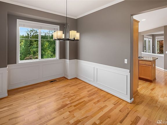 4th image of 571 237th Ave SE