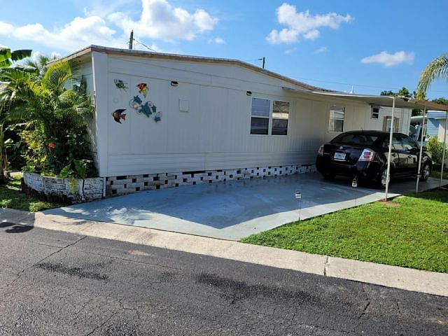 2nd image of 5 Tiffin Way #5T