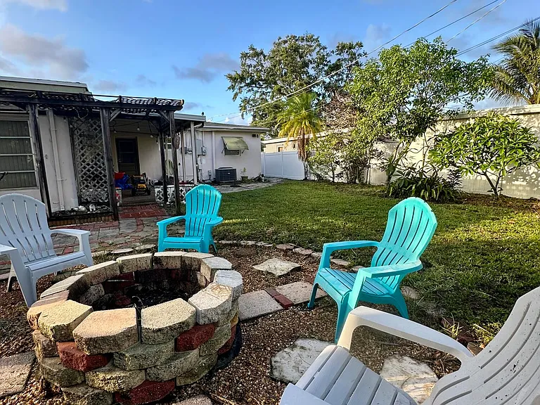 7000 SW 11th St — Photo 49