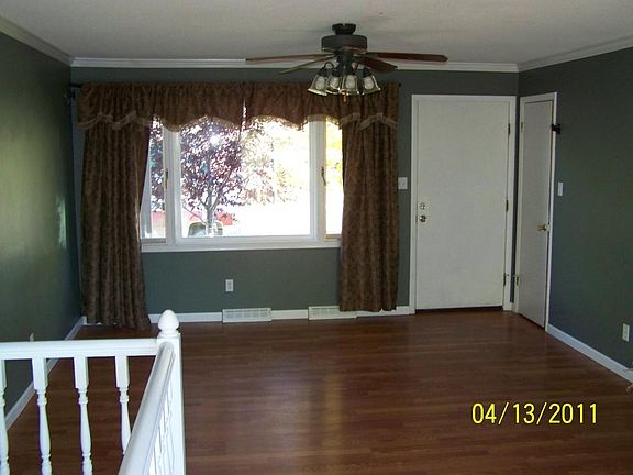 5th image of 1502 Symons St