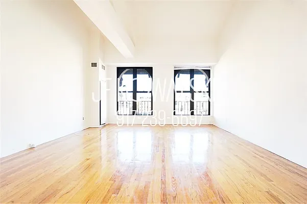 Rented by R New York | media 2