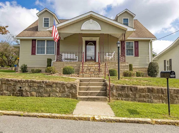 1329 Sabraton Ave, Morgantown, WV 26505