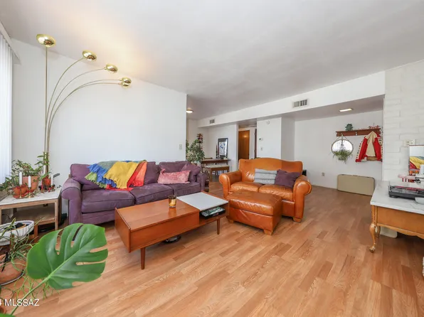 8450 E Old Spanish Trl APT 202, Tucson, AZ 85710