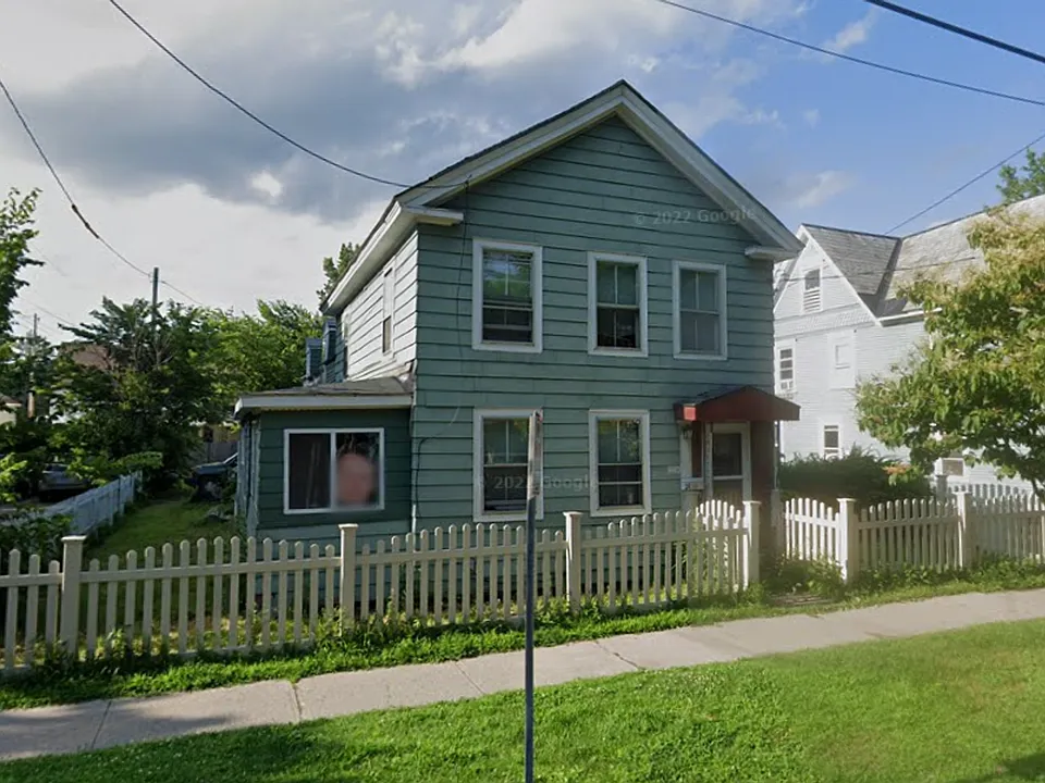 24 Monroe St