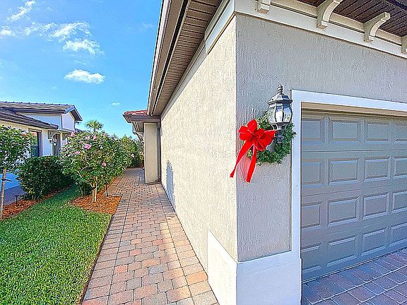 4th image of 4455 Beauty Leaf Cir
