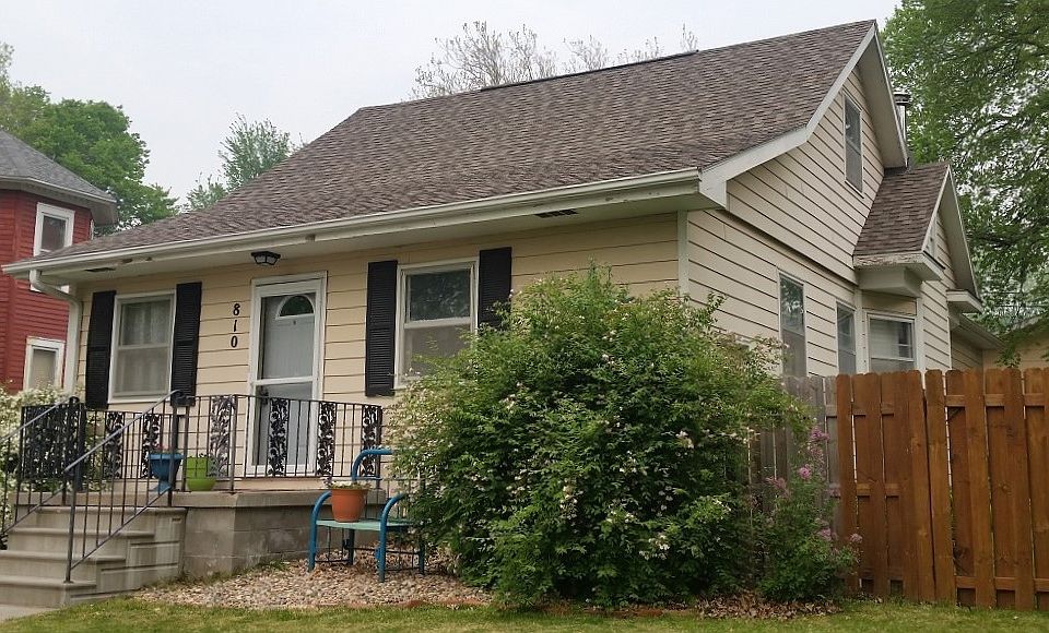 1st image of 810 N Iowa Ave