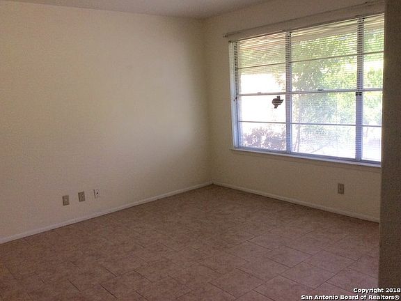 5th image of 3722 Colony Dr