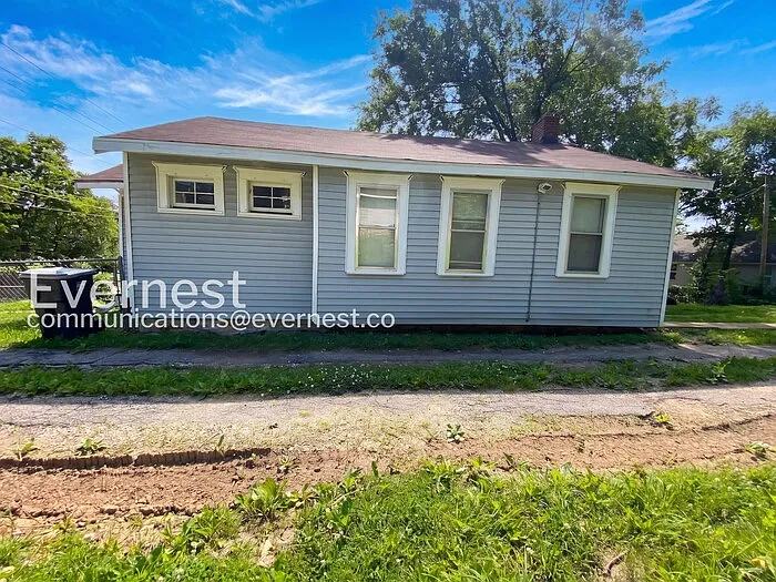 3017 E 51st St — Photo 16