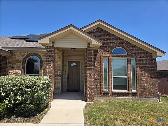 3rd image of 1308 Justice Dr