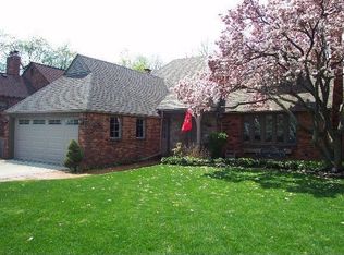 57 Handy Rd, Grosse Pointe Farms, MI 48236