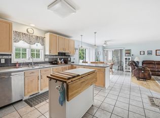 53 West St, Granby, MA 01033