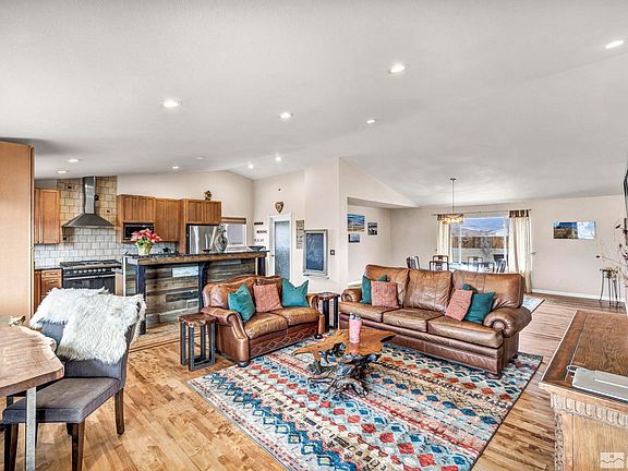 4th image of 3405 Lakeshore Dr