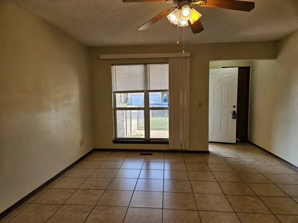 945 SW 98th St, Oklahoma City, OK 73139
